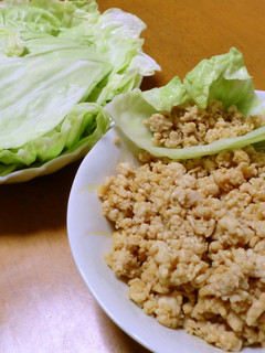 巻いて食べよ♪ニンニク味噌の鶏そぼろ-レシピのメイン写真