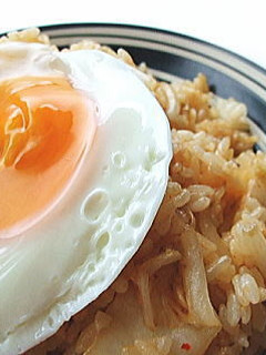 半熟卵のせキムチ炒飯-レシピのメイン写真