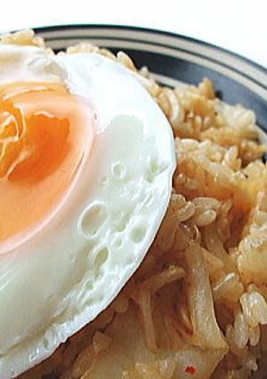 半熟卵のせキムチ炒飯-レシピのメイン写真