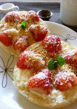 苺×クリチのココナッツ風味トースト-レシピのメイン写真