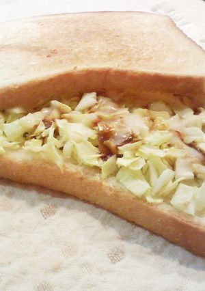 食パンでお好み焼きみたいなサンドイッチ-レシピのメイン写真