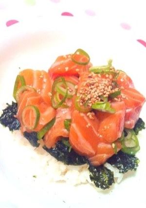こんにゃく甘辛煮→和風サーモンユッケ丼♫-レシピのメイン写真