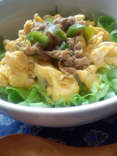 甘辛シーチキンと塩麹いり卵の麦ご飯朝丼-レシピのメイン写真