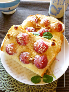 白チョコ×胡桃×レッドグローブのトースト-レシピのメイン写真