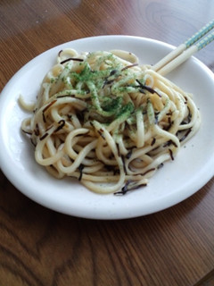 1人ランチに簡単すぎる塩昆布の焼きうどん-レシピのメイン写真