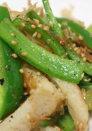 あっというま！竹輪とピーマンの胡麻がつお-レシピのメイン写真