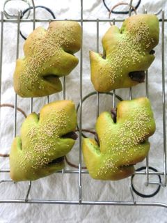 葉っぱ形*抹茶あんぱん-レシピのメイン写真