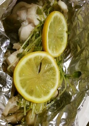 塩麹☆鶏ムネ肉・豆苗・きのこのホイル焼き-レシピのメイン写真