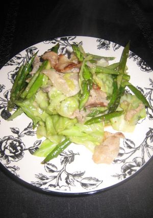 キャベツと豚肉のガリバタ−　塩麹入り-レシピのメイン写真