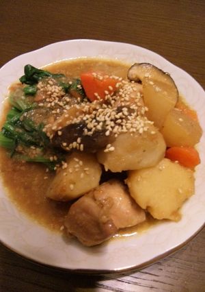 鶏と根菜の胡麻味噌煮 ほうれんそう添え-レシピのメイン写真