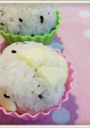 ゴロゴロチーズのごま塩にぎり☆-レシピのメイン写真