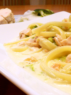 春キャベツとサーモンのクリームパスタ-レシピのメイン写真