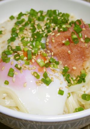夏のまぜそば！汁なし山芋明太子釡玉うどん-レシピのメイン写真