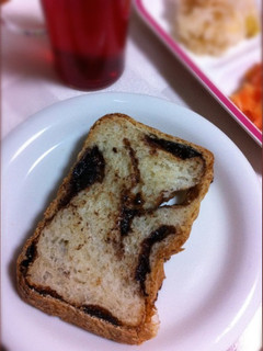 プルーンの赤ワイン煮 たっぷりパン-レシピのメイン写真
