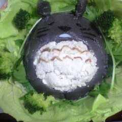 รูปของ 黒ごま豆腐トトロのサラダ