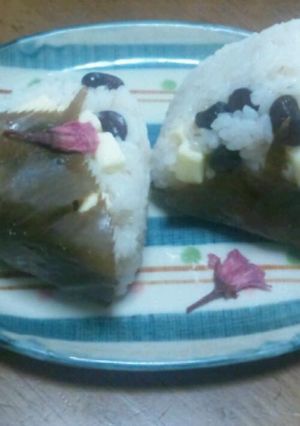 甘納豆とチーズの桜風味おにぎり-レシピのメイン写真