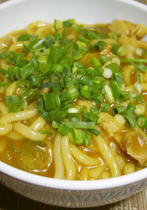 新玉ねぎとめんつゆで作るカレーうどんだよ-レシピのメイン写真