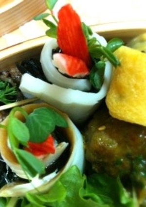 豆苗でおしゃれなWかまぼこ巻き-レシピのメイン写真