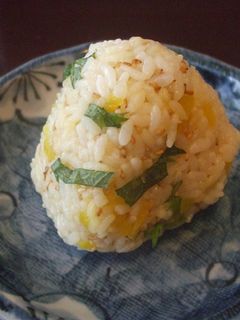 たくあんとシソのたぬきおにぎり♪-レシピのメイン写真