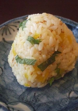 たくあんとシソのたぬきおにぎり♪-レシピのメイン写真