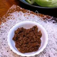รูปของ 簡単！野菜たっぷり肉味噌のレタス包み