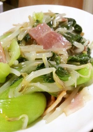 簡単☆チンゲンサイとモヤシの塩麹炒め-レシピのメイン写真