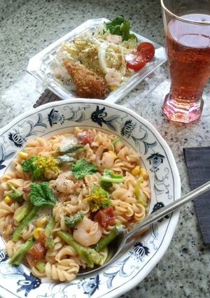 ごちスパを2人で♪トマトクリームパスタ-レシピのメイン写真