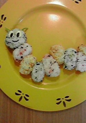 はらぺこあおむしのカラフルおにぎり-レシピのメイン写真