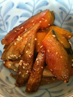 ごまが美味しい♪かぼちゃとごぼうの甘辛焼-レシピのメイン写真
