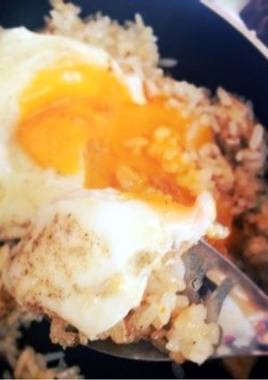 フライパン一つで目玉焼き丼！-レシピのメイン写真