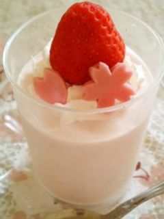 卵白救済☆ふわふわメレンゲでいちごムース-レシピのメイン写真