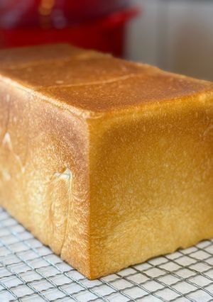 ギリシャヨーグルト50g入りの角食パン-レシピのメイン写真