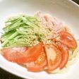ゴマの風味がいいぶっかけサラダうどん
