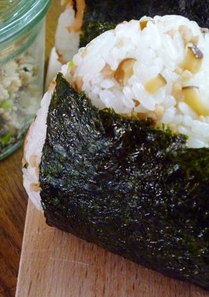 ”塩こうじ”入り♪そぼろ結び-レシピのメイン写真