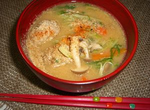 ゴマたっぷり☆肉団子と水菜の味噌汁-レシピのメイン写真