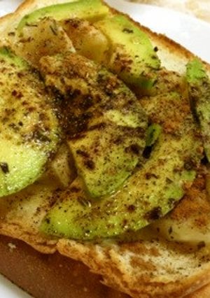 アボガドとバナナのスパイシーなトースト-レシピのメイン写真