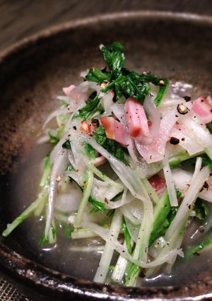 塩麹でコクウマ☆水菜と新玉ねぎの煮びたし-レシピのメイン写真