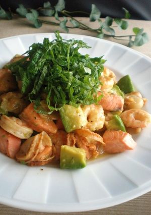 魚介とアボガドの＊レモンバター醤油炒め-レシピのメイン写真