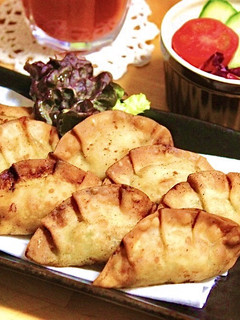 何でも詰めちゃえばいいじゃん!揚げ餃子♪-レシピのメイン写真
