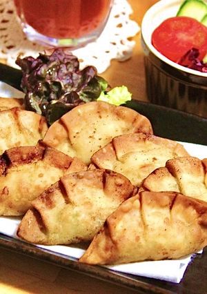 何でも詰めちゃえばいいじゃん！揚げ餃子♪-レシピのメイン写真