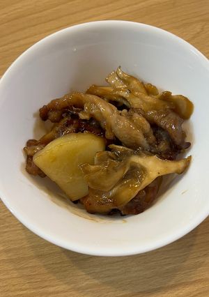 豚肉じゃがいも舞茸の甘辛オイバター炒め-レシピのメイン写真