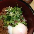 八丁味噌のそぼろ丼温玉乗せ♪
