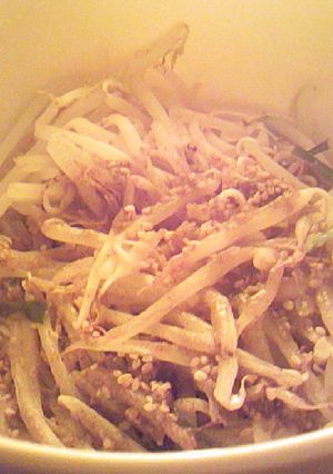 レンジ：もやしニラの鶏がらスープ胡麻蒸し-レシピのメイン写真