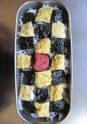 キャラ弁？　市松模様♪-レシピのメイン写真