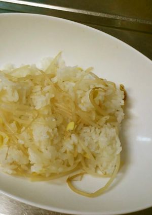 もやし炊き込みごはん＊ビビンバに!-レシピのメイン写真