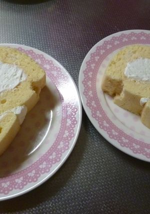 簡単しっとりふんわり生地のロールケーキ♪-レシピのメイン写真