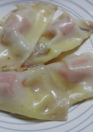 子どもが喜ぶ☆ソーセージ入りチーズ餃子-レシピのメイン写真