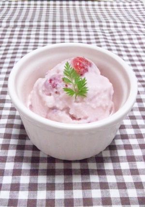 もみもみ簡単！いちごミルクアイス♪-レシピのメイン写真