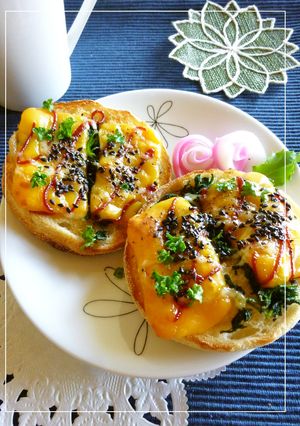 たっぷりパセリとチェダーのトースト-レシピのメイン写真