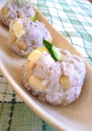 リンゴ&大豆の入った　チーズおにぎり-レシピのメイン写真